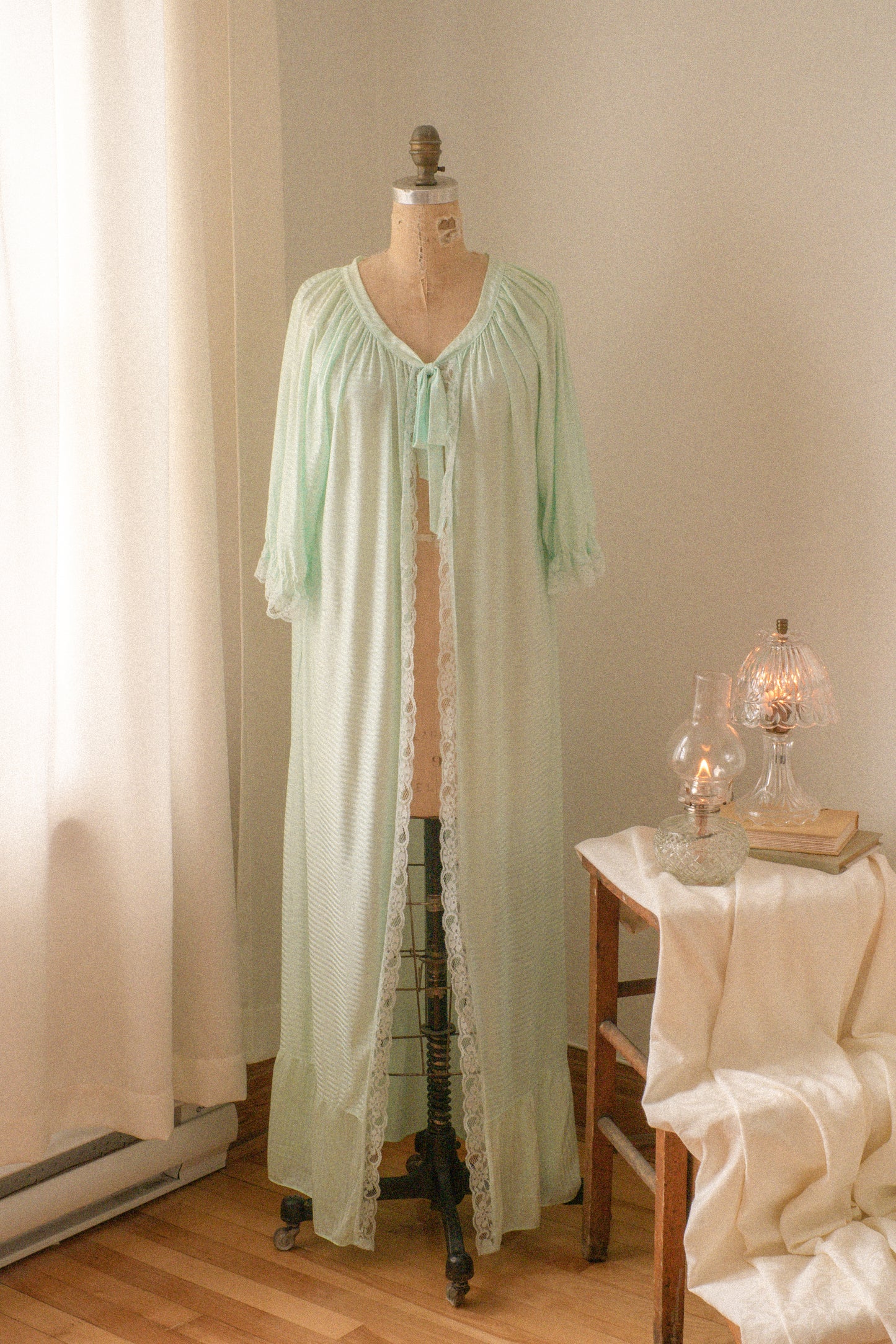 Vintage mint lacey duster