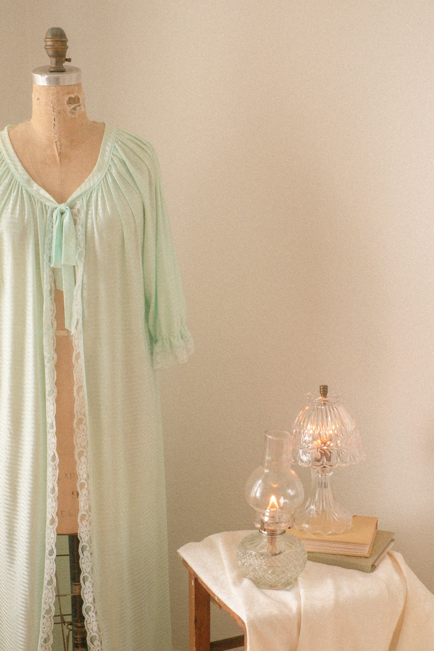 Vintage mint lacey duster