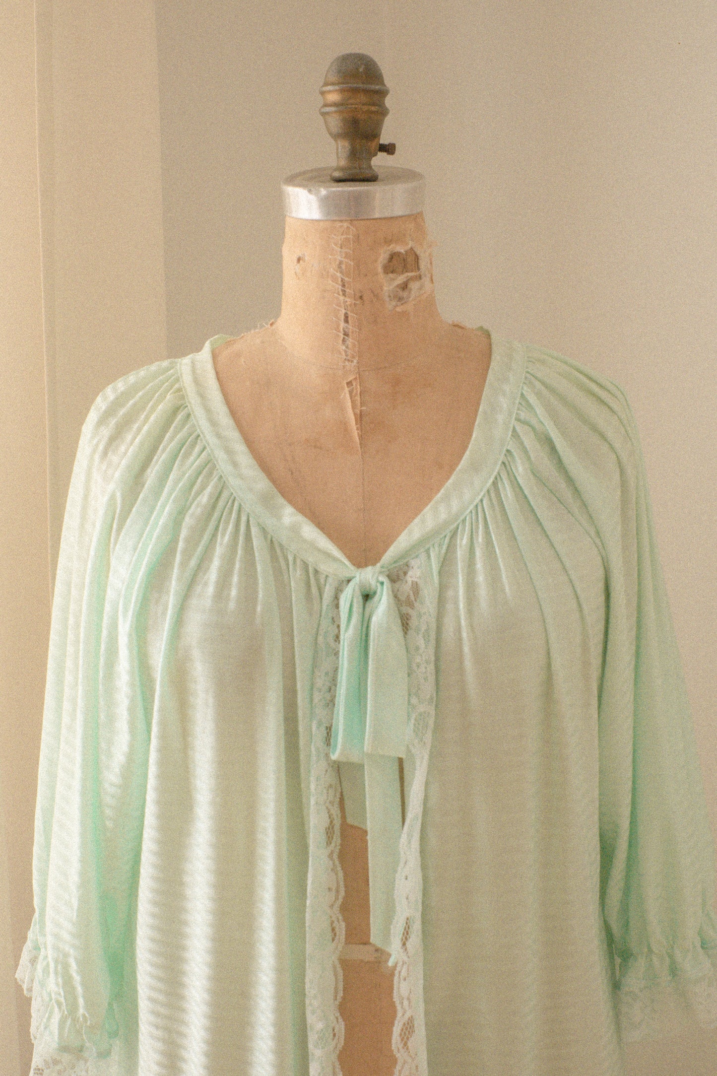 Vintage mint lacey duster