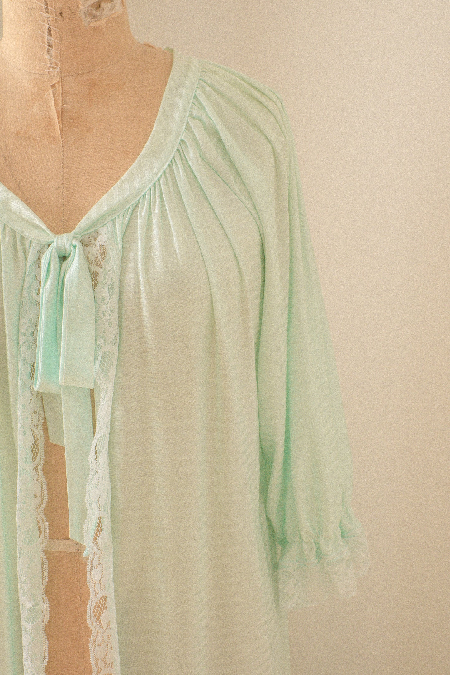 Vintage mint lacey duster