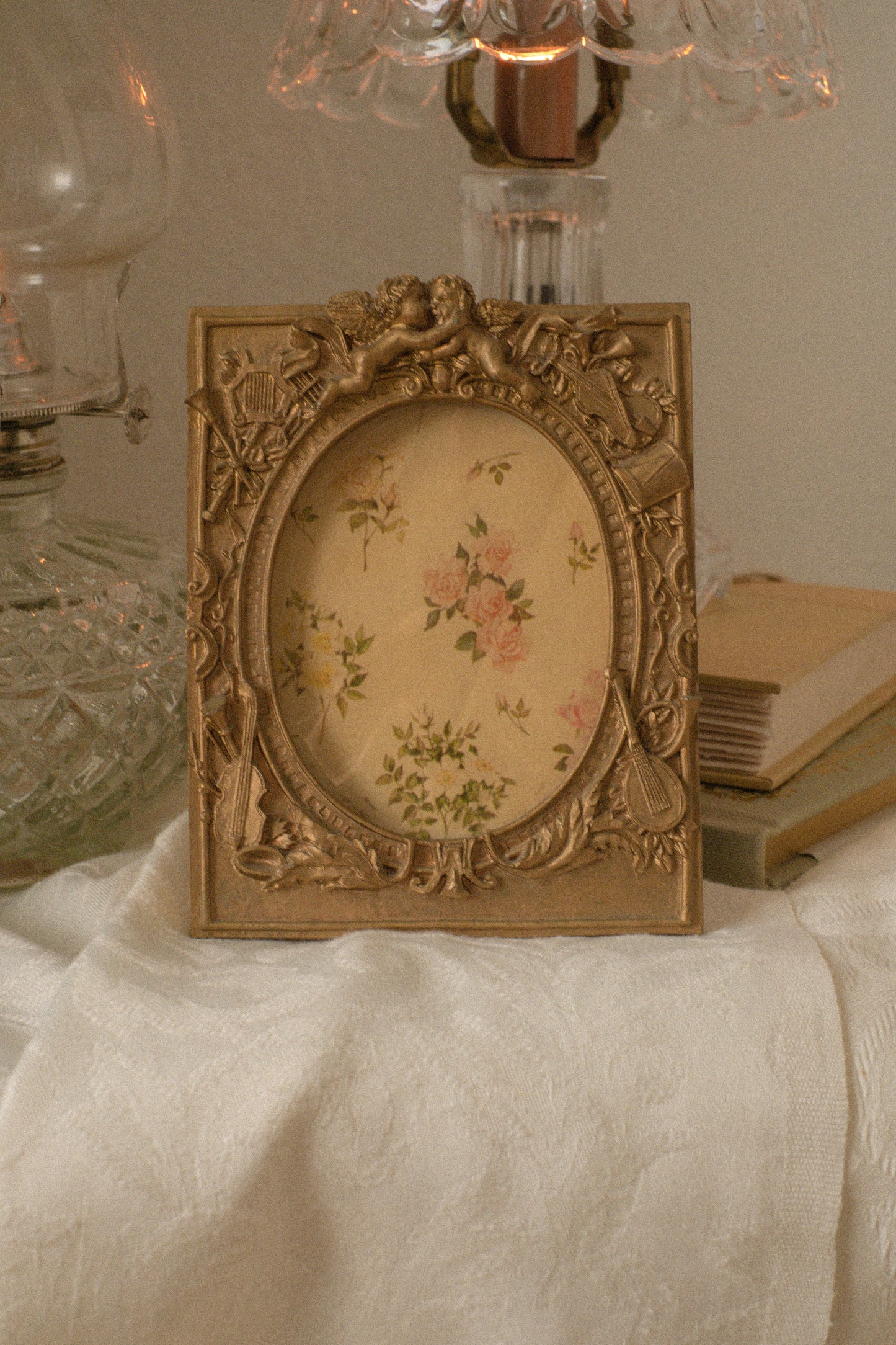 Vintage mini angelic frames