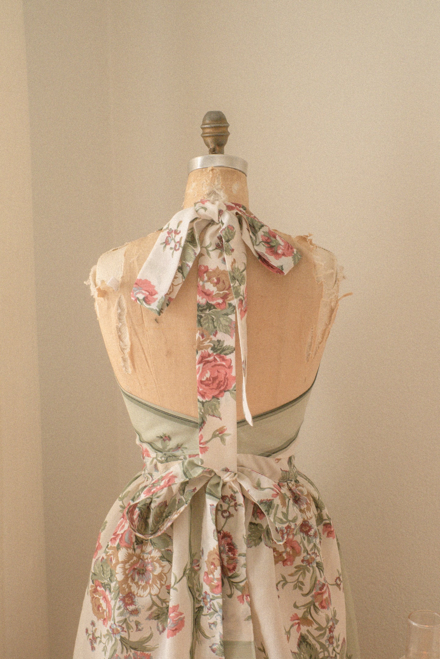 Handmade vintage inspired apron - rose stem