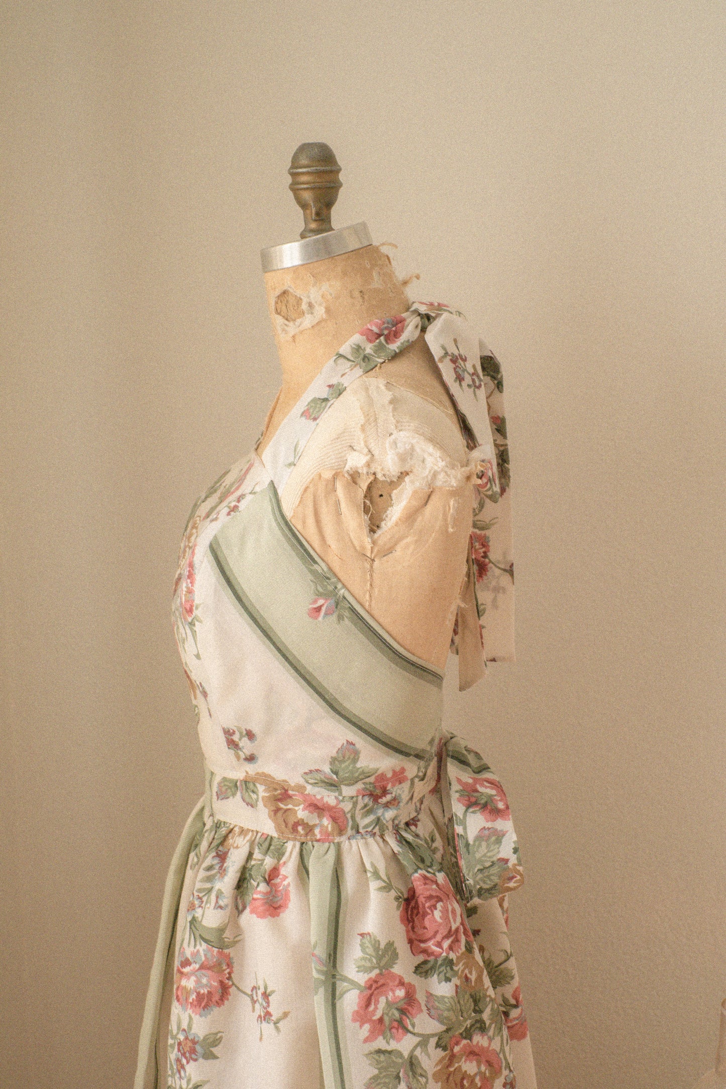 Handmade vintage inspired apron - rose stem