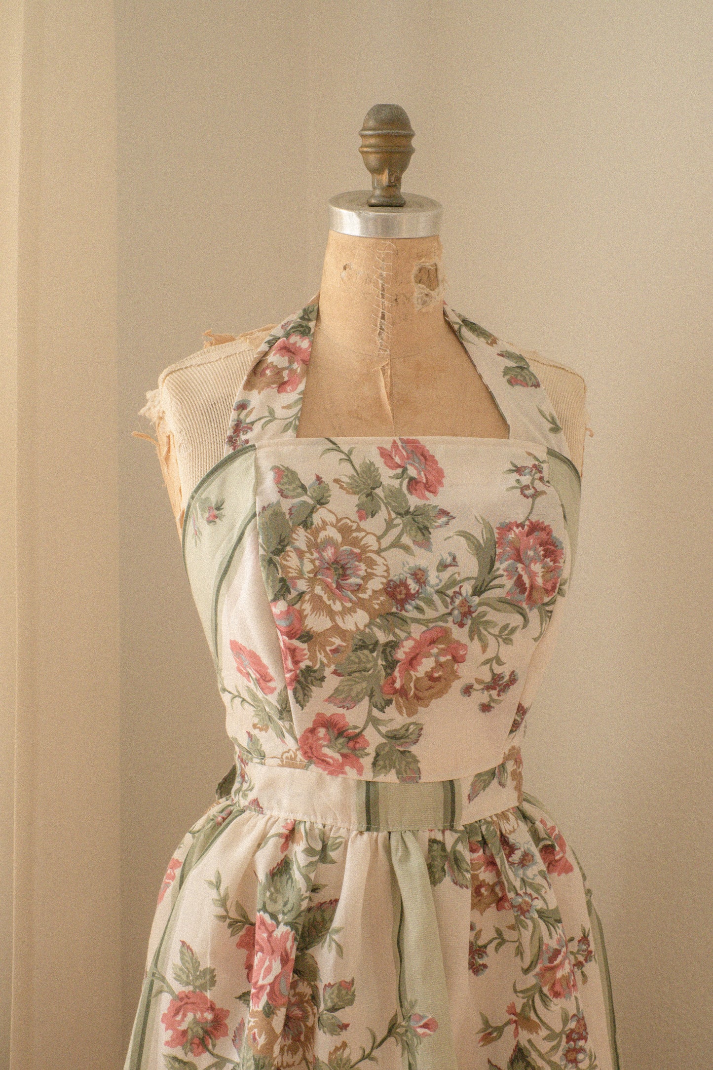 Handmade vintage inspired apron - rose stem