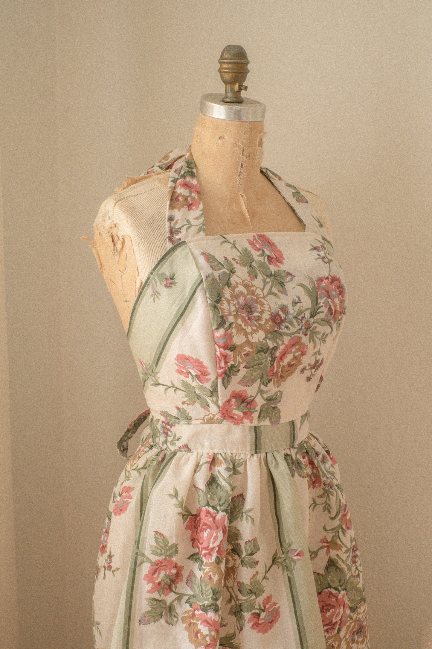 Handmade vintage inspired apron - rose stem