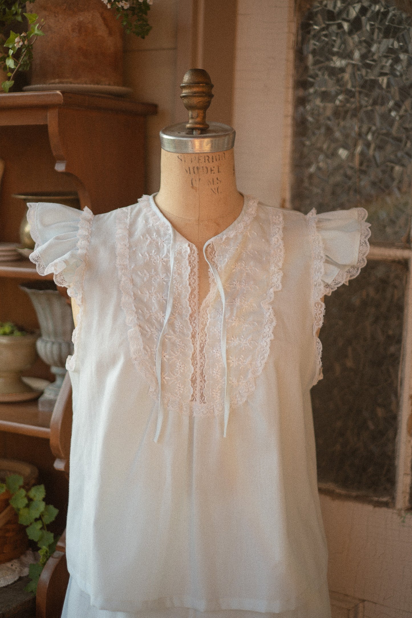 Vintage lacy blue pyjama set