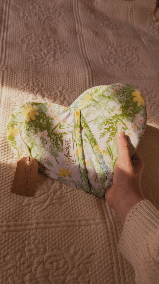 Handmade heart shaped oven mitts (pair) - green meadows