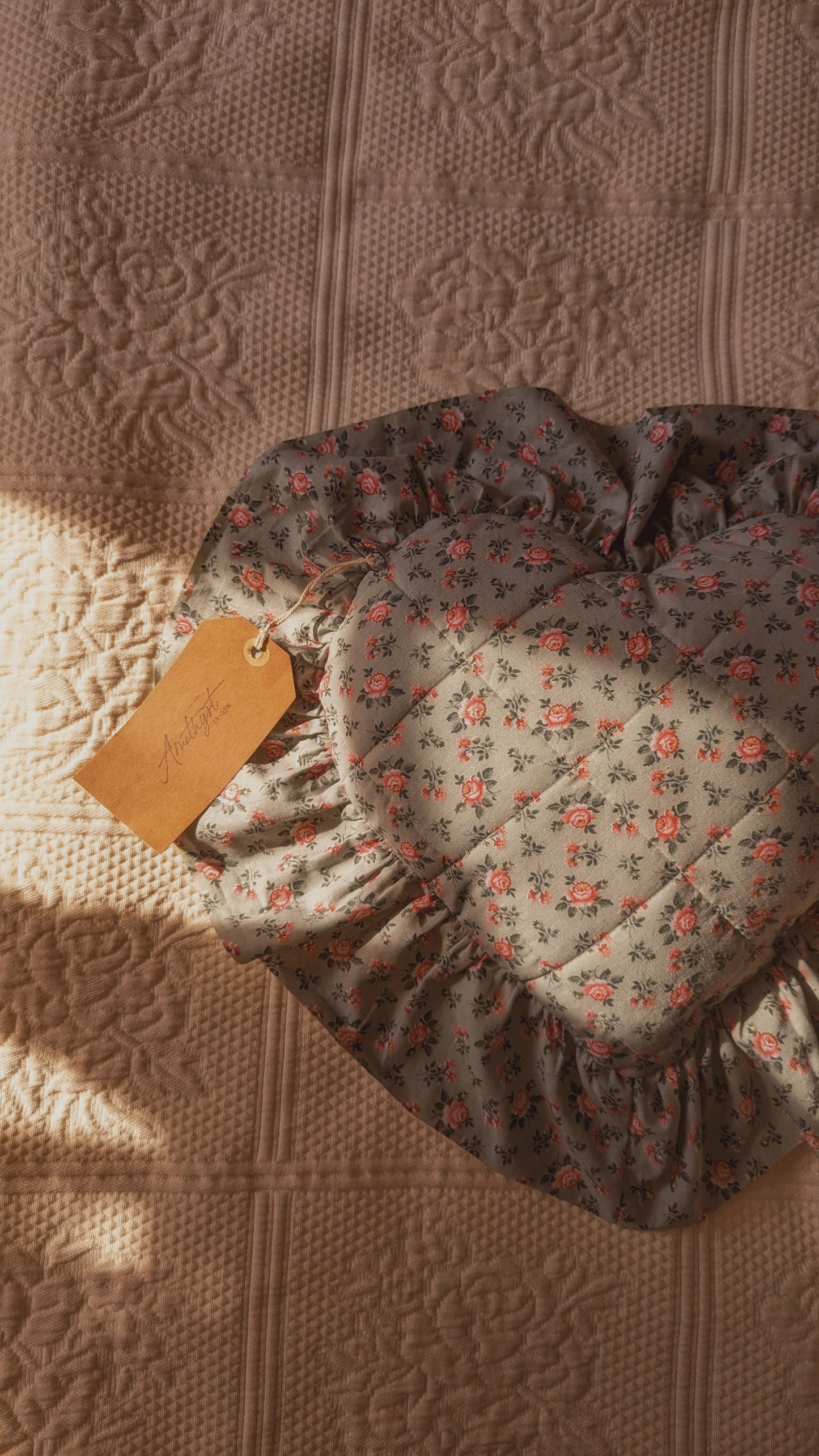 Handmade ruffled heart pillow - secret garden ♡