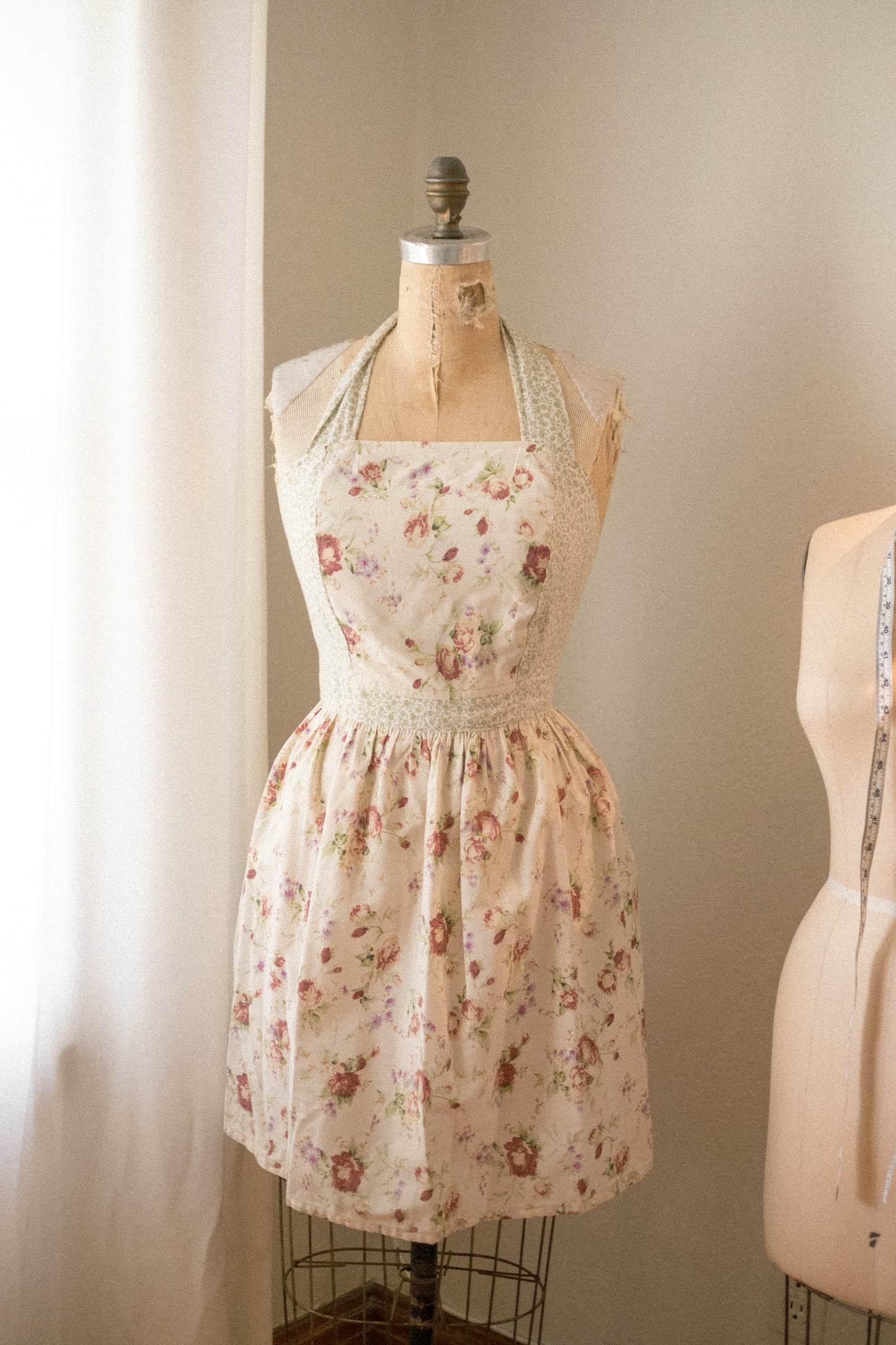 Handmade vintage floral apron - cottagecore