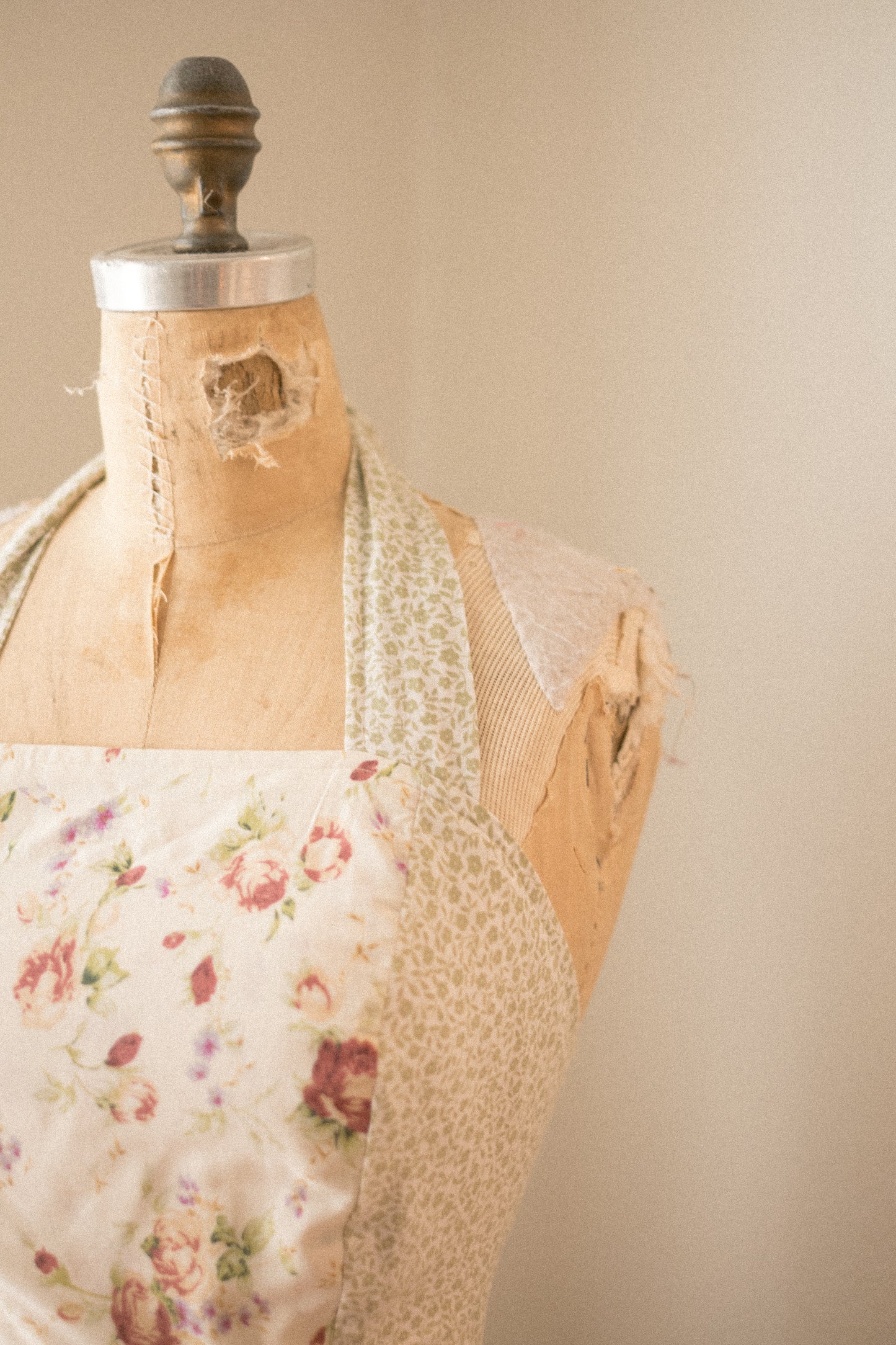 Handmade vintage floral apron - cottagecore