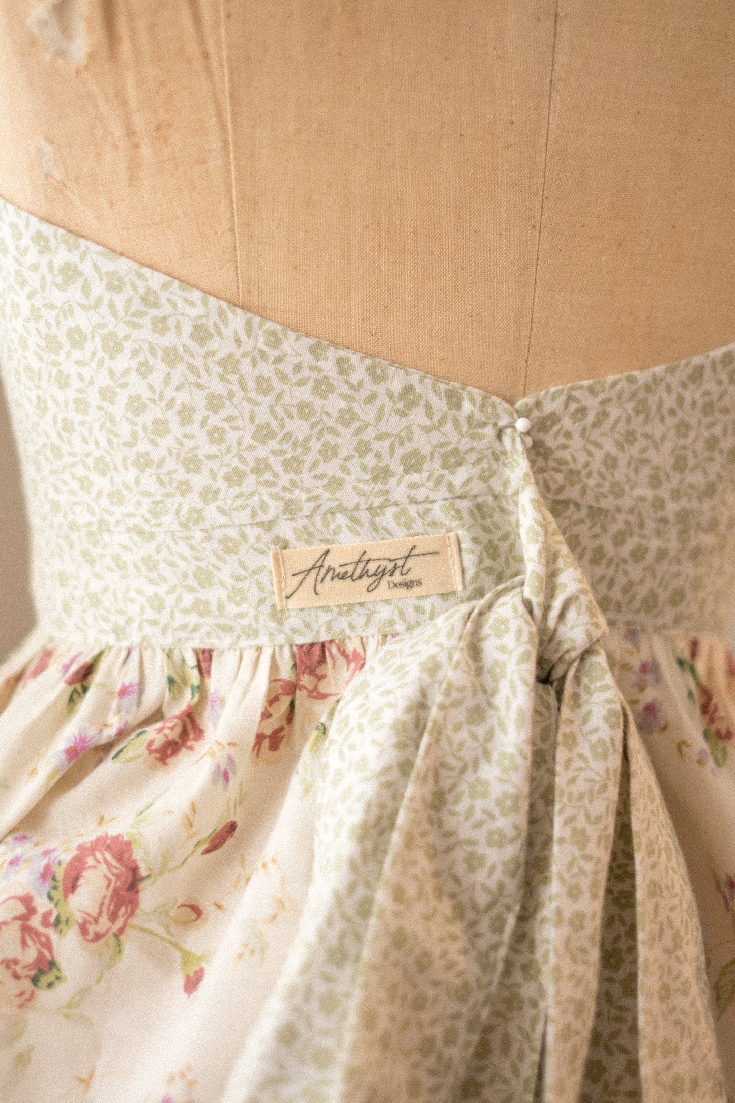 Handmade vintage floral apron - cottagecore