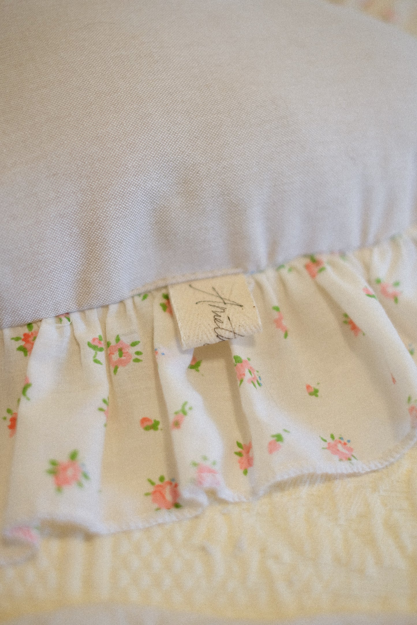 Handmade ruffled heart pillow - pinky promise ♡