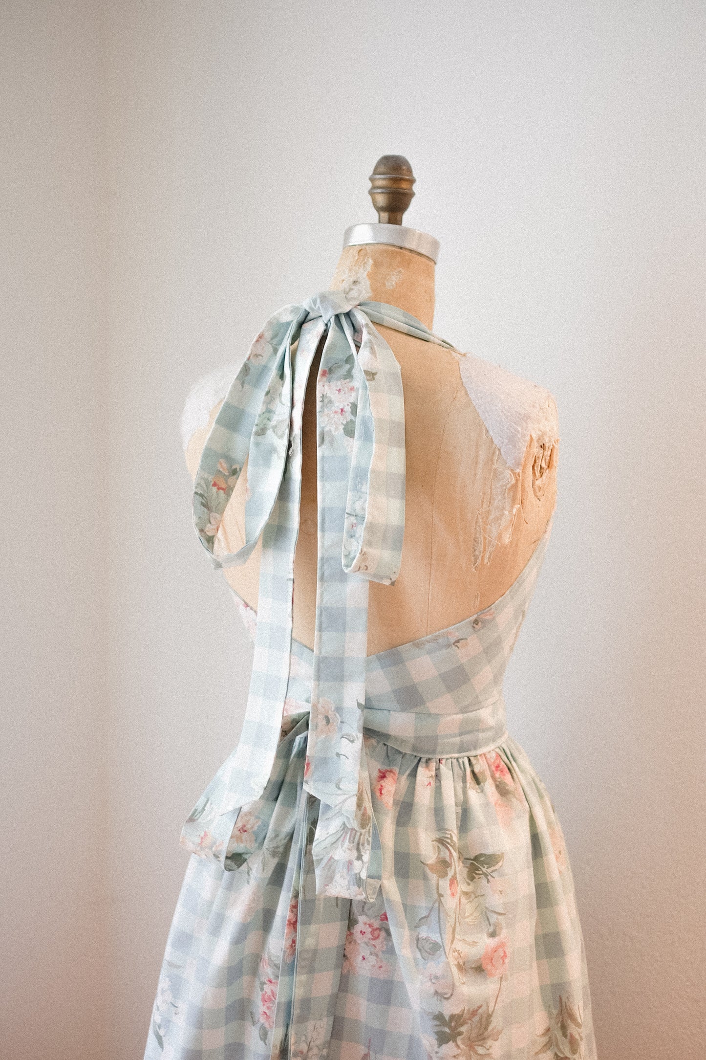 Handmade vintage floral apron - Baby blue