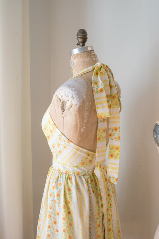 Handmade vintage floral apron - Fields of daisies